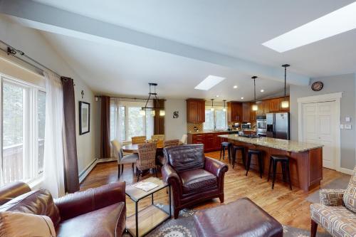 Woodsy Lodge