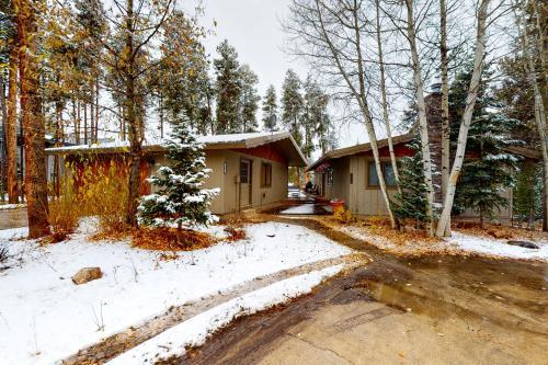 Woodsy Lodge