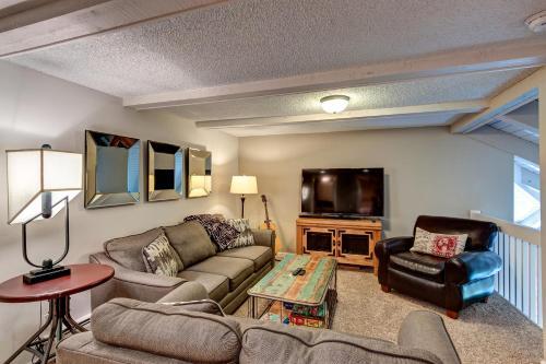 Longbranch 317 Evergreen Condo Nice Location Updates