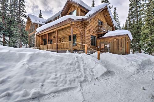 Rustic Mtn Cabin With Private Hot Tub And Deck!
