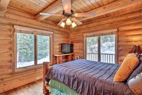 Rustic Mtn Cabin With Private Hot Tub And Deck!