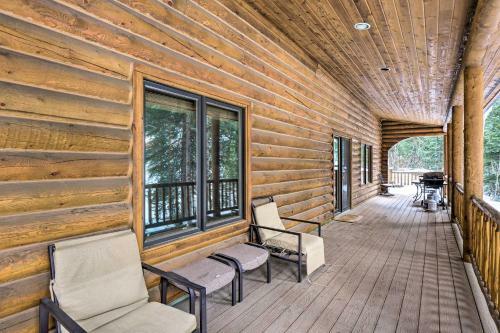 Rustic Mtn Cabin With Private Hot Tub And Deck!