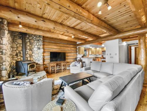 Blue Buffalo Lodge Home