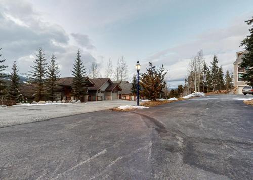 Apres Chalet