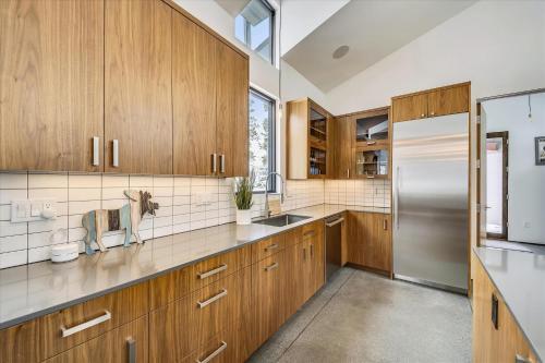 Modern Alpine Escape Home