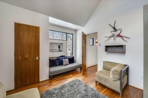 Modern Alpine Escape Home