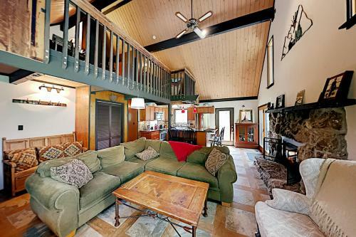 Quaint Cabin