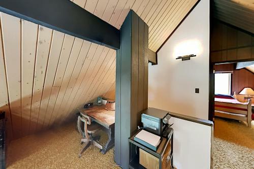 Quaint Cabin
