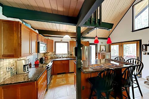 Quaint Cabin