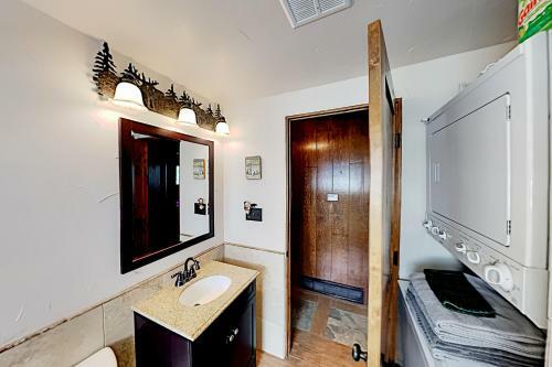 Quaint Cabin