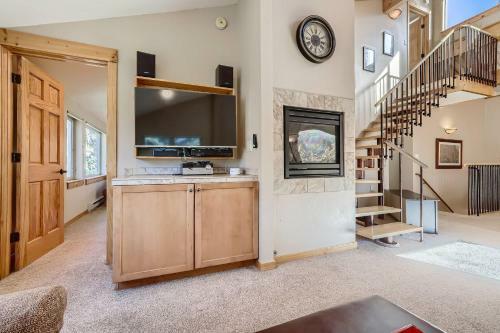 Snodallion Condo Great Breck Location