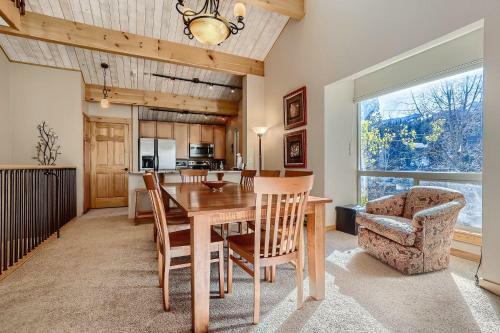 Snodallion Condo Great Breck Location