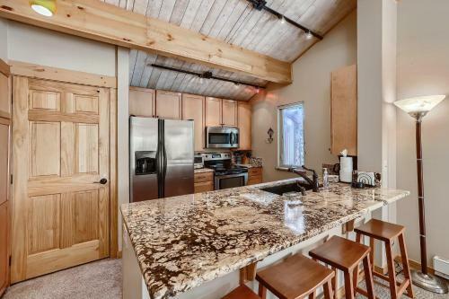 Snodallion Condo Great Breck Location