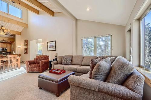 Snodallion Condo Great Breck Location
