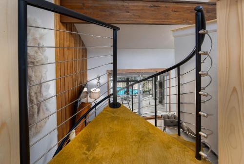 Inner Circle 15 Serenity Condo Great Breck Location