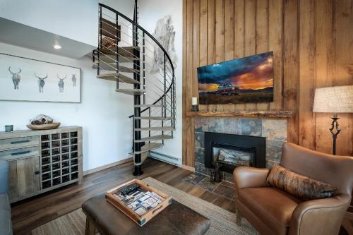 Inner Circle 15 Serenity Condo Great Breck Location