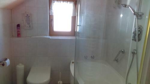 Hostal G�stehaus " Lehbach "
