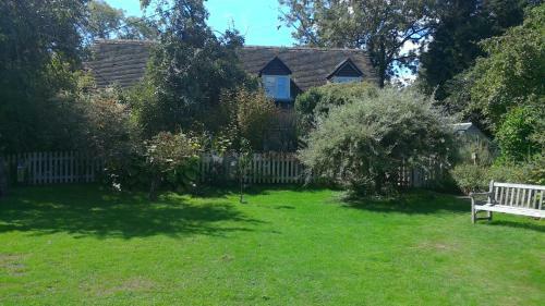 Whispering Cottages Bed And Breakfast