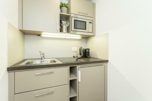 Room 4 & 5 Apartments