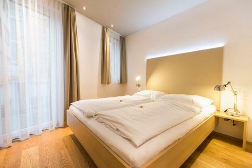 Room 4 & 5 Apartments