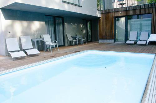 Room 4 & 5 Apartments