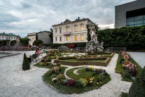 Albergue Sishaus - View At Mozarts