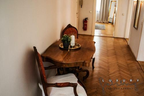 Luxury Apartment In Town
