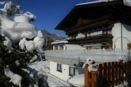 Bed & Breakfast Pension Vier Jahreszeiten