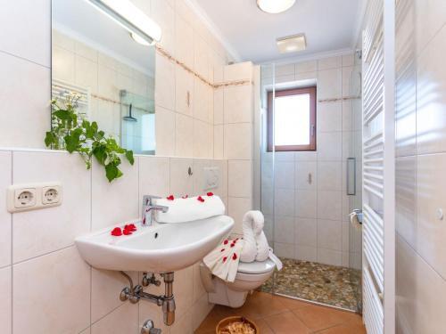 Ravishing Apartment In Saalbach-hinterglemm With Ski Storage