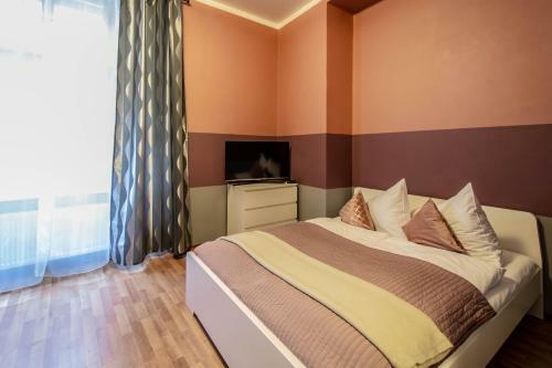 Ruzova Apartment By Ruterra