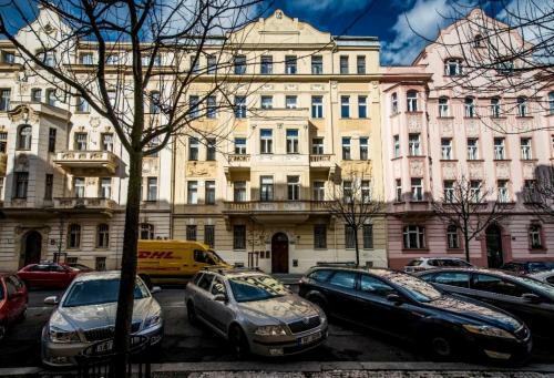 Modern Apartment Riegrovy Sady