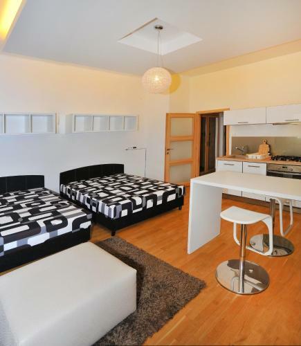 Apartment Eli?ky Kr�snohorsk�