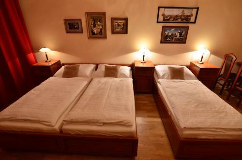 Hostal Pension Karlova