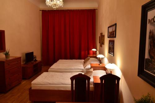 Hostal Pension Karlova