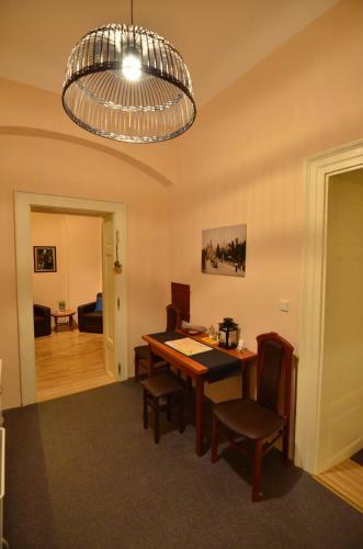 Hostal Pension Karlova