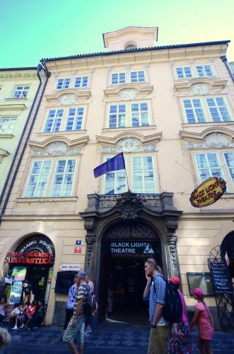Hostal Pension Karlova