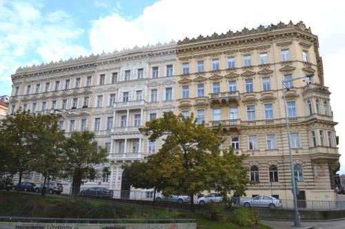 Valentina Apartments