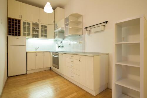 Apartment With Free Garage Prague 1