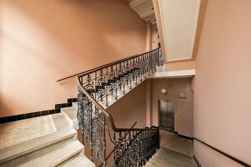 Luxurious Old Town Apartment