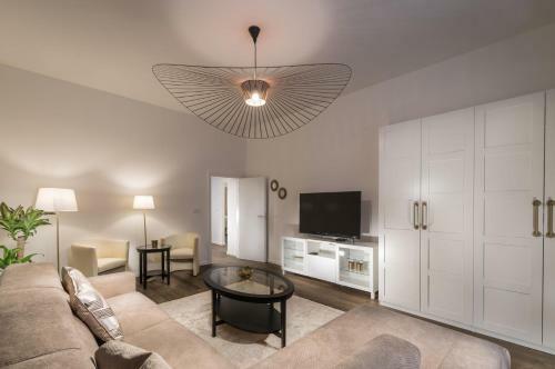 Luxury Modern Designed Oldtown Apartment