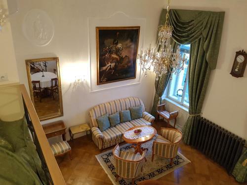 Charles Apartment
