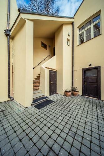 St. George Apartments