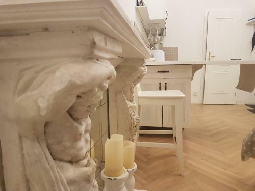 Apartments With The Lions
