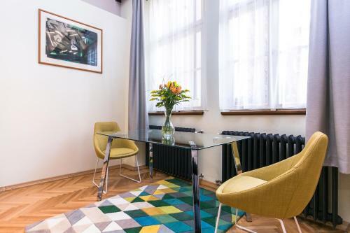 Apartment Nebovidy I - Free Parking - Terrace