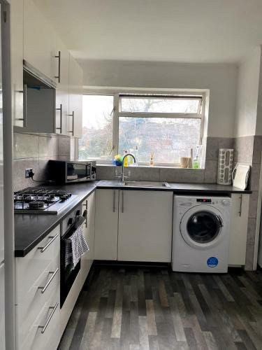 Double Bedroom For Short/long Term Let