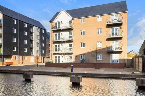 Niche Riverside Apartments