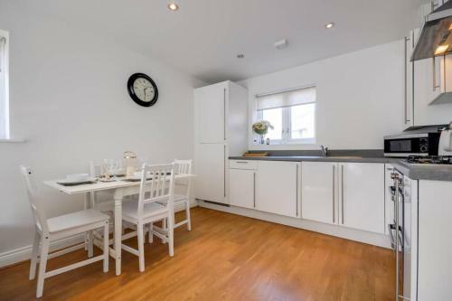 Niche Riverside Apartments