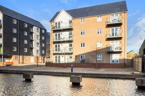 Niche Riverside Apartments