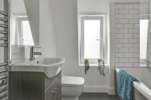 New Moulsham Suite Apartment - Free Parking
