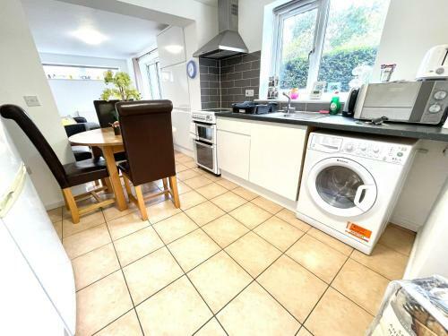 Koala And Tree - Spacious 3 Bed House, Free Parking